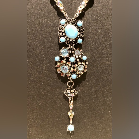 Handcrafted pendant necklace-vintage & new. AB crystals shades of turquoise - Picture 12 of 13